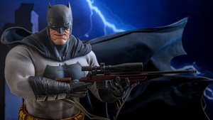 Hot Toys Reveals Cool THE DARK KNIGHT RETURNS Batman 1/6th Scale Action Figure