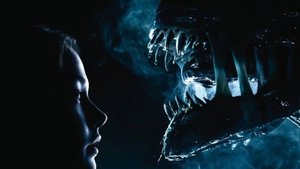 New ALIEN: ROMULUS Image Sees Cailee Spaeny Facing off with a Xenomorph