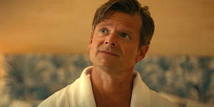 Steve Zahn Joins Glen Powell in CHAD POWERS Hulu Comedy Series